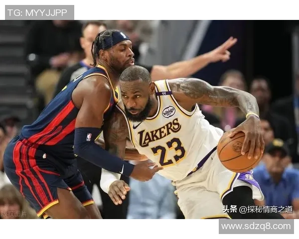 湖人勇士激战正酣詹姆斯与库里巅峰对决引爆全场激情