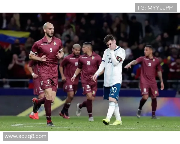 米美洲与克鲁塞罗的激烈对决谁能在赛场上笑到最后